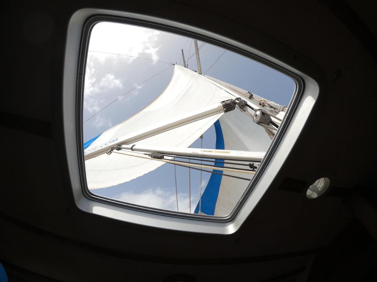 ホテル Magnifico Barco En La Graciosa カレタ・デル・セボ エクステリア 写真
