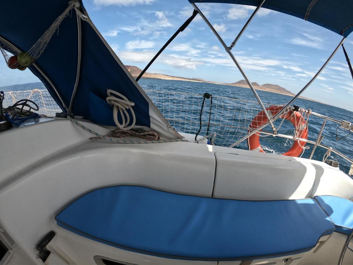 ホテル Magnifico Barco En La Graciosa カレタ・デル・セボ エクステリア 写真