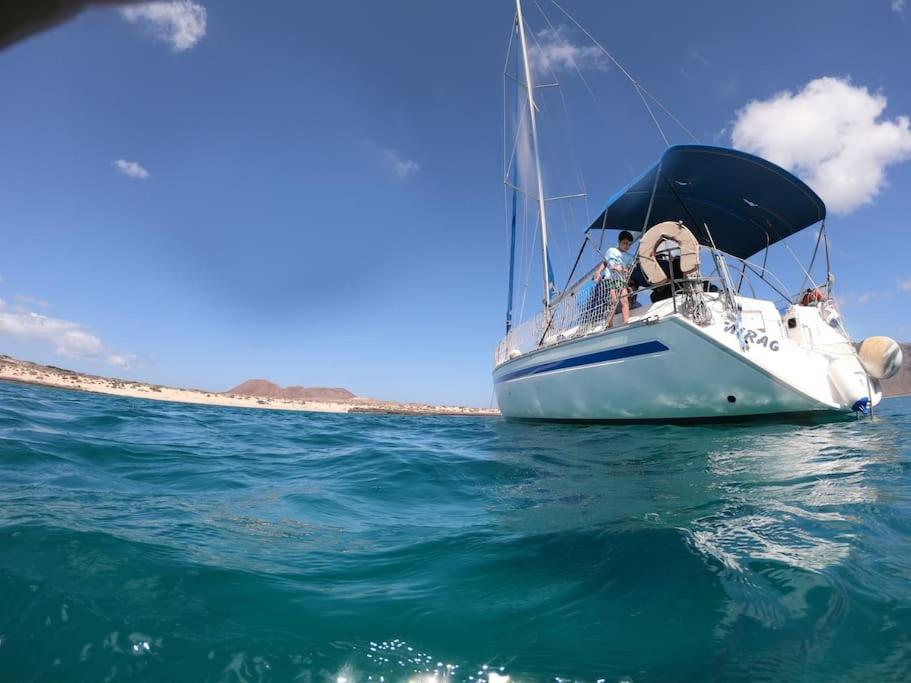 ホテル Magnifico Barco En La Graciosa カレタ・デル・セボ エクステリア 写真