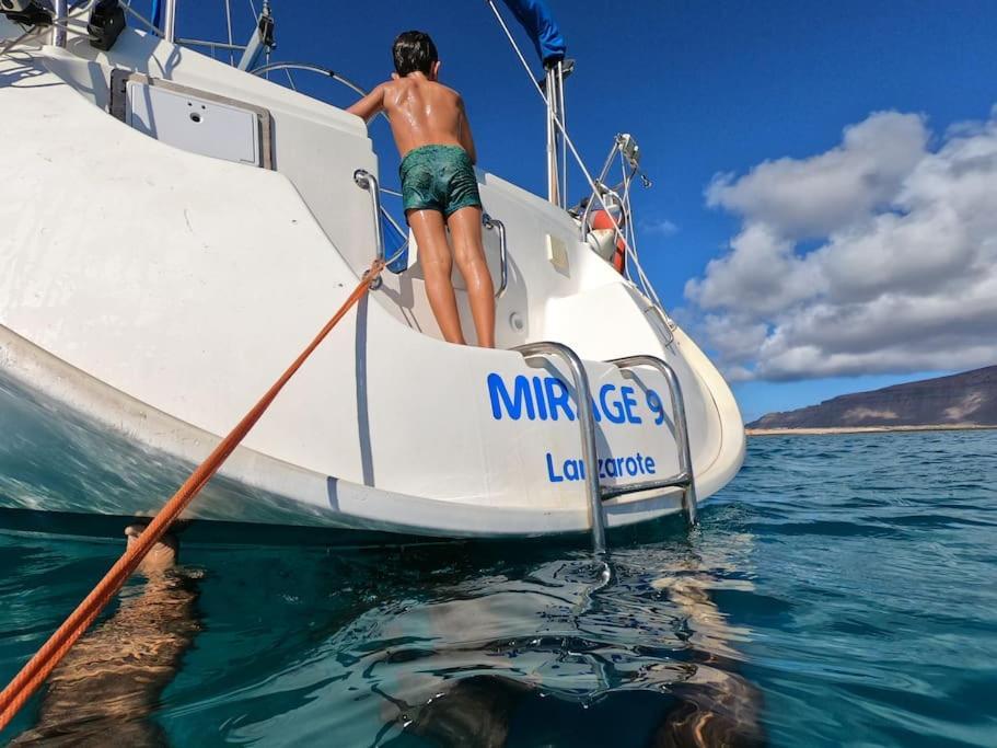 ホテル Magnifico Barco En La Graciosa カレタ・デル・セボ エクステリア 写真