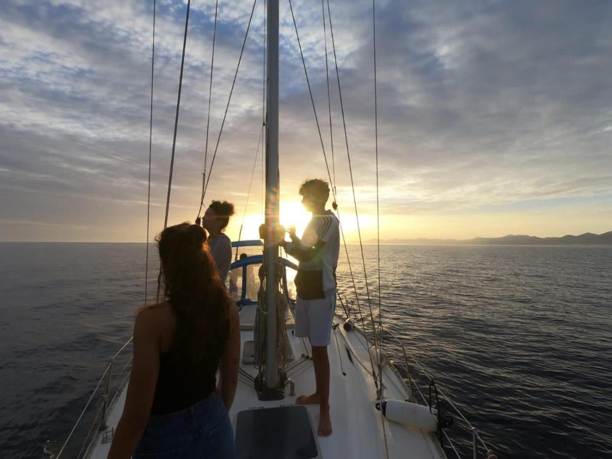ホテル Magnifico Barco En La Graciosa カレタ・デル・セボ エクステリア 写真