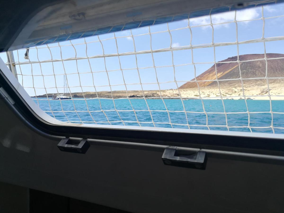 ホテル Magnifico Barco En La Graciosa カレタ・デル・セボ エクステリア 写真