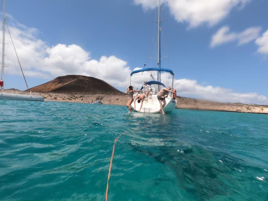 ホテル Magnifico Barco En La Graciosa カレタ・デル・セボ エクステリア 写真
