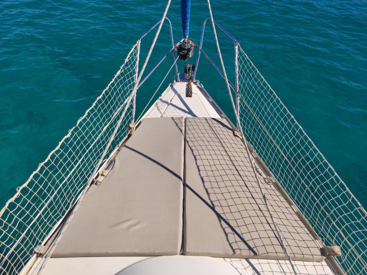 ホテル Magnifico Barco En La Graciosa カレタ・デル・セボ エクステリア 写真