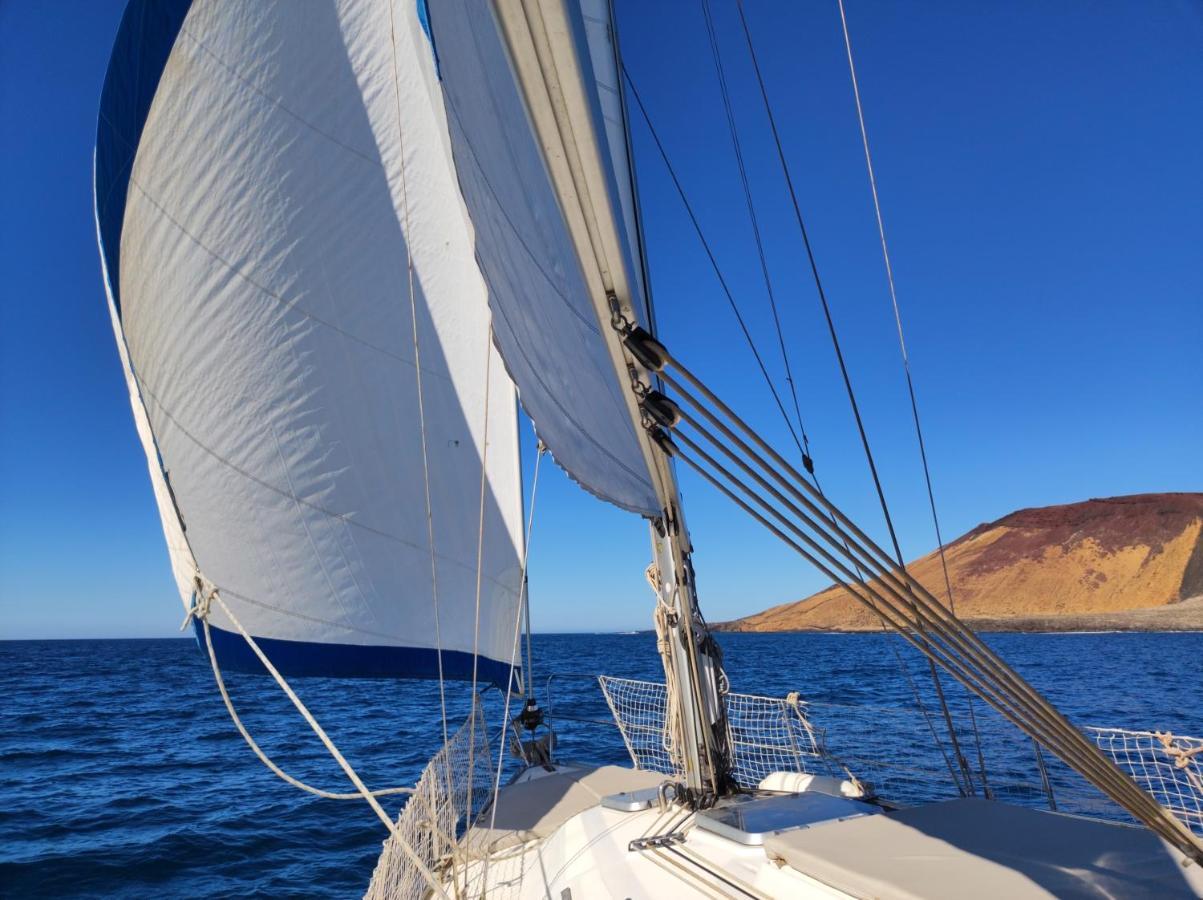 ホテル Magnifico Barco En La Graciosa カレタ・デル・セボ エクステリア 写真