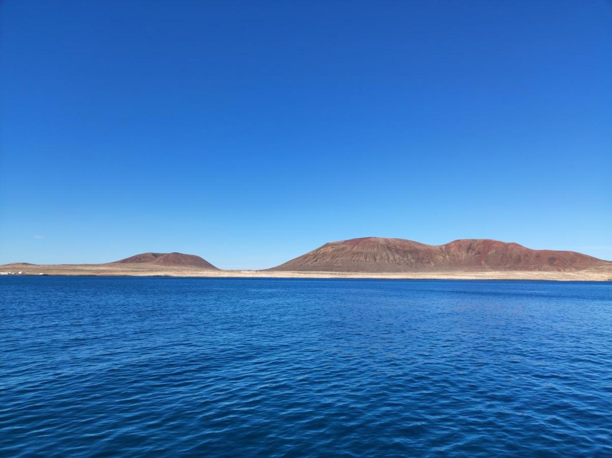ホテル Magnifico Barco En La Graciosa カレタ・デル・セボ エクステリア 写真