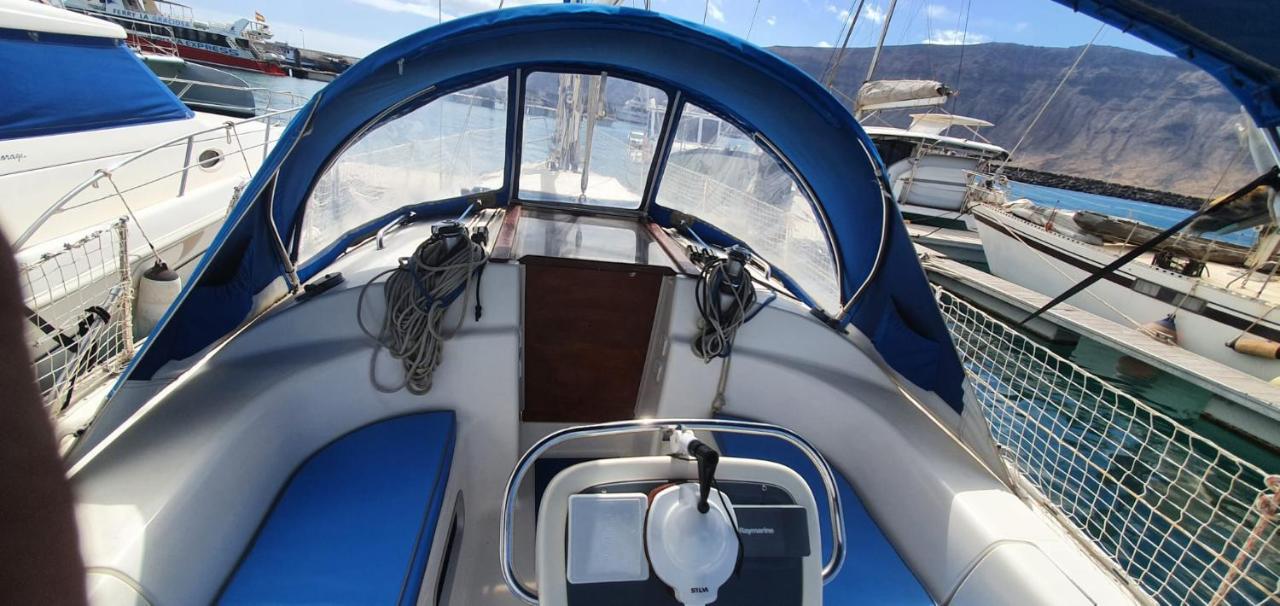 ホテル Magnifico Barco En La Graciosa カレタ・デル・セボ エクステリア 写真